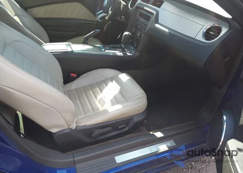 2014 Ford Mustang V6 Premium z USA, uszkodzony, nr VIN 1ZVBP8AM2E5230876